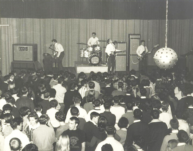 Dickie & The Ebb Tides